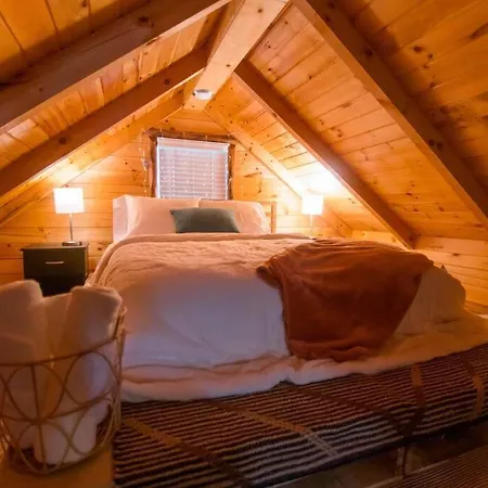 Charming Lakeview Cabin Near Geneva-On-The-Lake! Ashtabula Exterior photo
