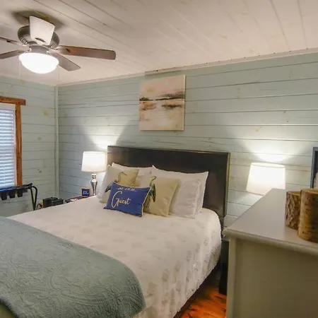 Charming Lakeview Cabin Near Geneva-On-The-Lake! Ashtabula Exterior photo