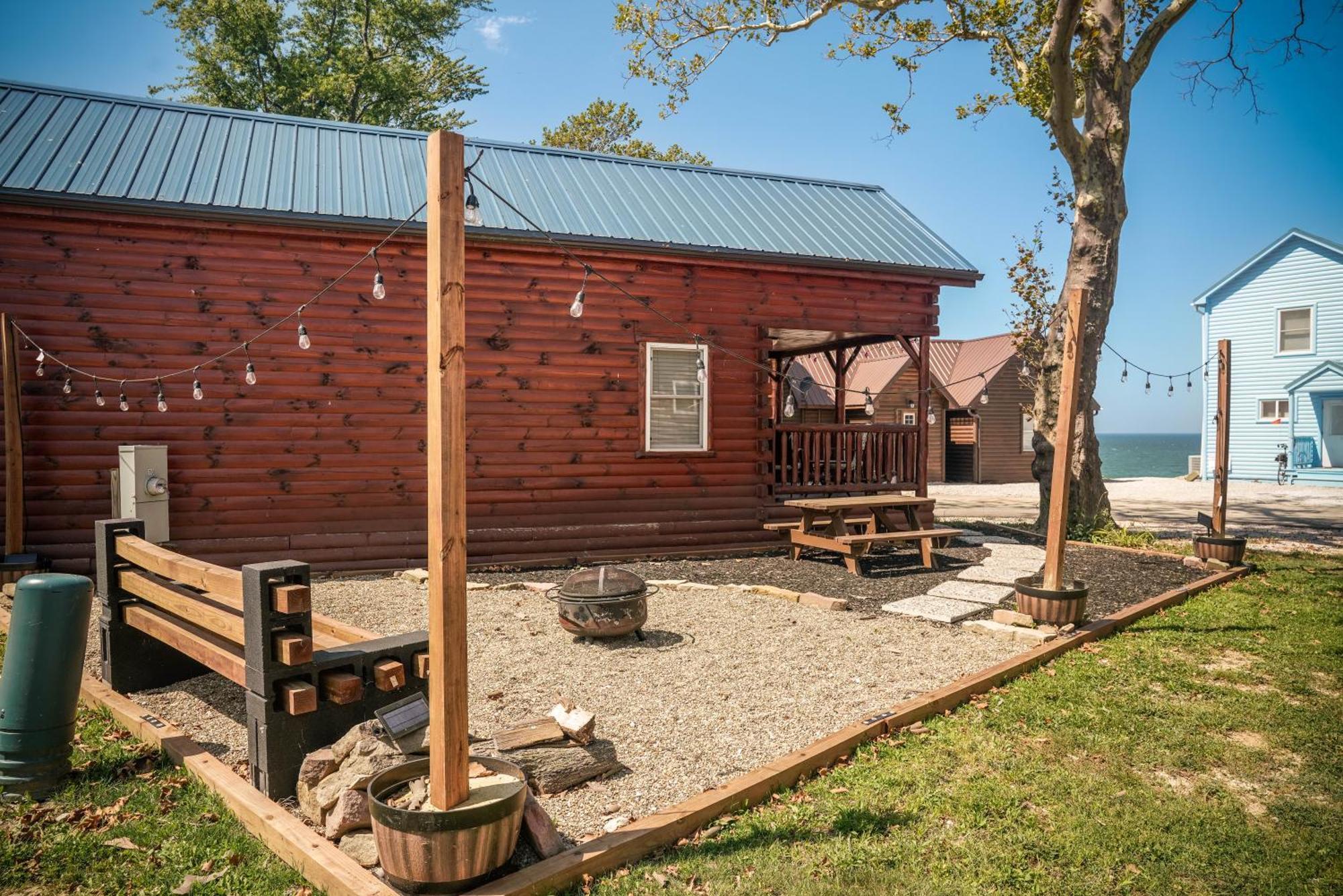 Holiday home Charming Lakeview Near Geneva-on-the-lake! *