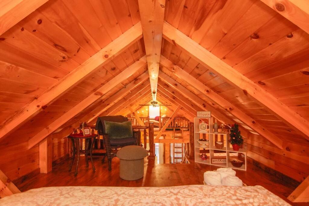 Holiday home Charming Lakeview Near Geneva-on-the-lake! Ashtabula