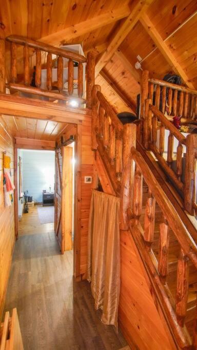 Charming Lakeview Near Geneva-on-the-lake! Holiday home *