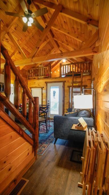 Holiday home Charming Lakeview Near Geneva-on-the-lake!
