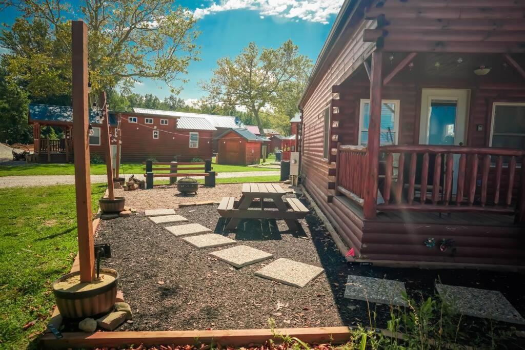 Charming Lakeview Near Geneva-on-the-lake! Ashtabula