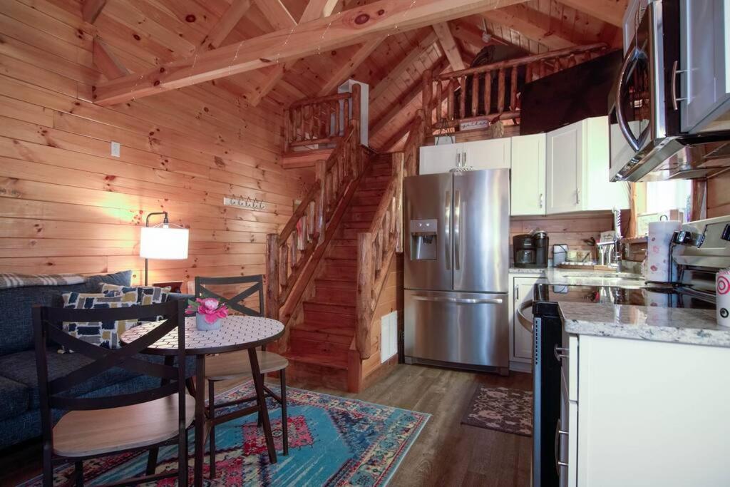 Charming Lakeview Near Geneva-on-the-lake!