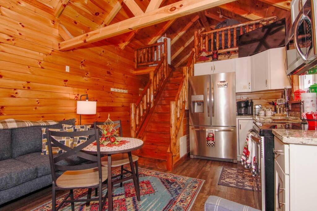 Holiday home Charming Lakeview Near Geneva-on-the-lake! *